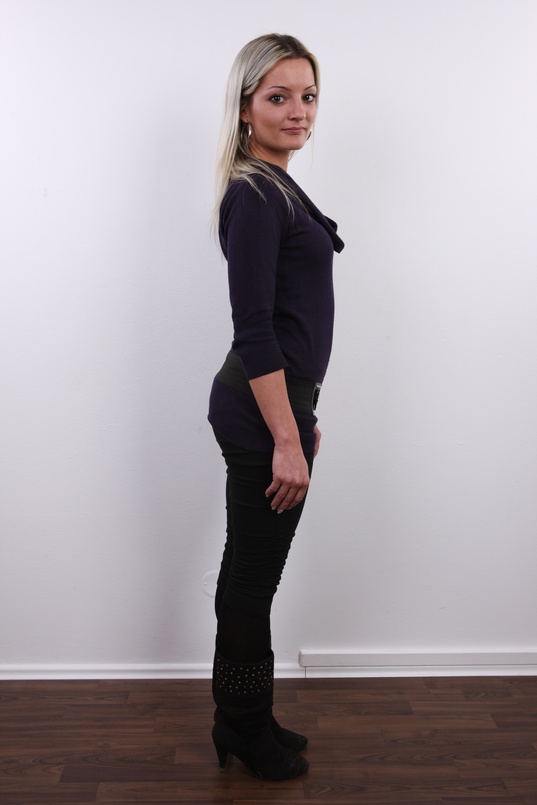 3. Download full pics of Petra (28) from czechcasting.com