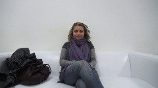 1. Download full pics of Jitka (22) from czechcasting.com