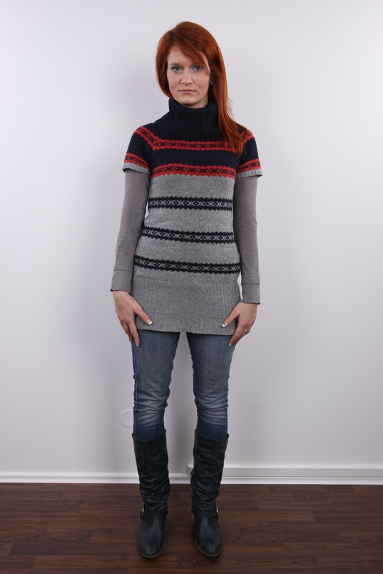 2. Download full pics of Lucie (30) from czechcasting.com