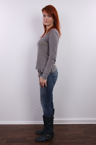 5. Download full pics of model Lucie (30) from czechcasting.com