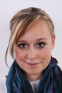 1. Download full pics of Klara (18) from czechcasting.com