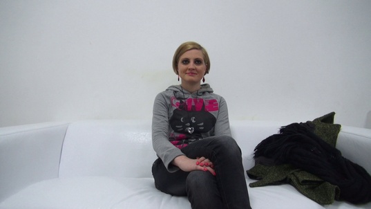 1. Download full pics of Lenka (22) from czechcasting.com