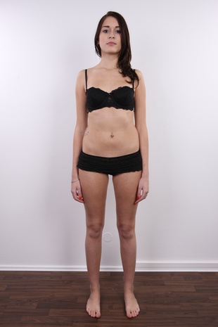 5. Download full pics of model Zuzana (18) from czechcasting.com