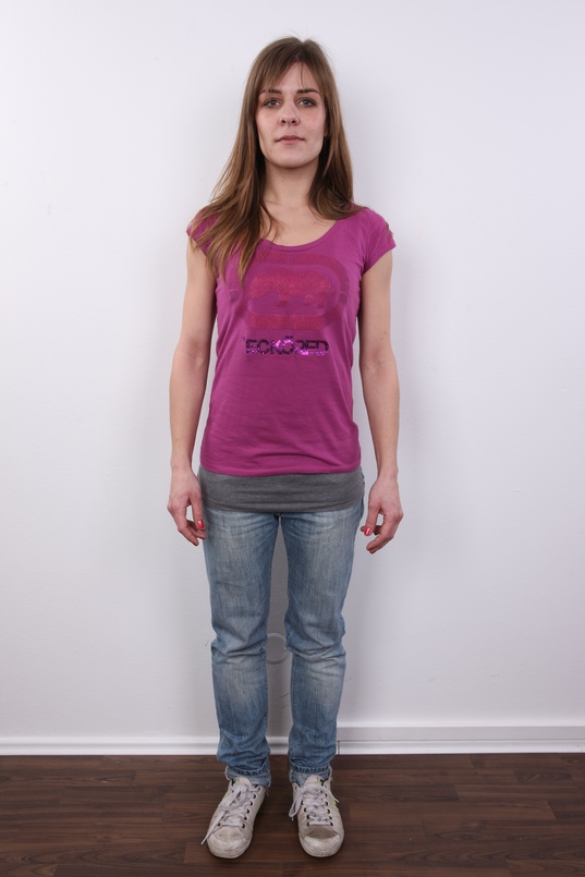 2. Download full pics of Natalie (25) from czechcasting.com