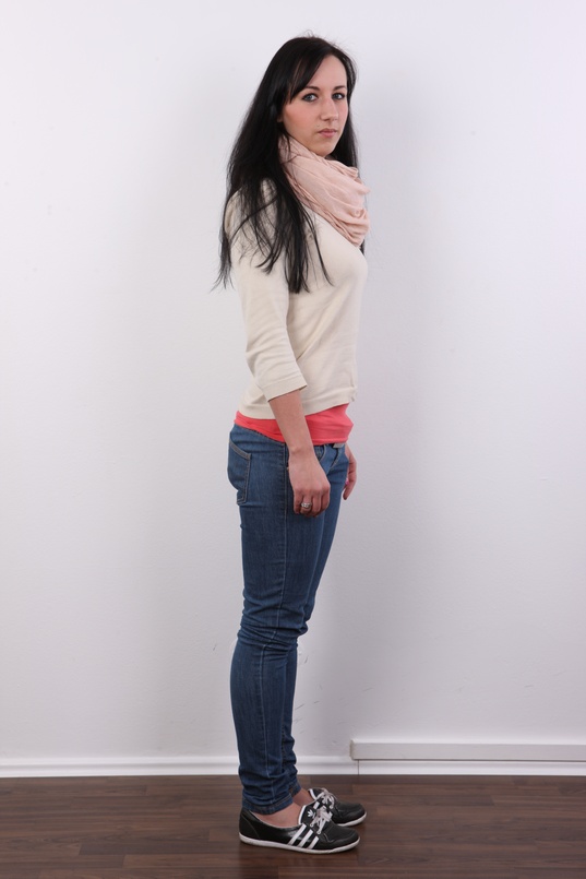 3. Download full pics of Tereza (20) from czechcasting.com