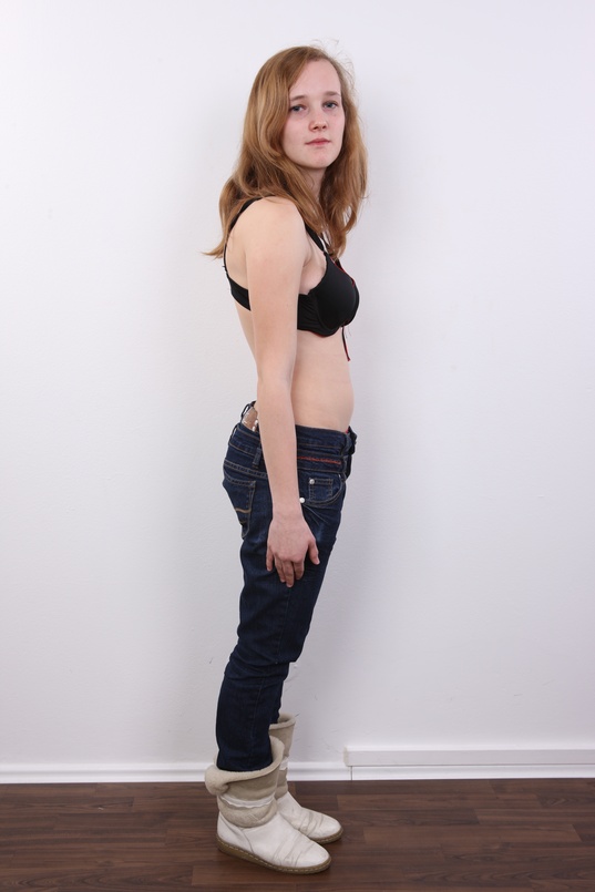 4. Download full pics of Andrea (18) from czechcasting.com