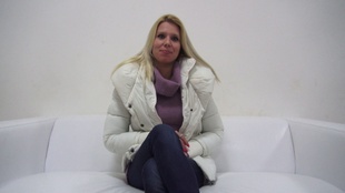 1. Download full pics of Adriana (25) from czechcasting.com