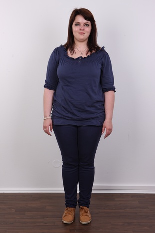 2. Download full pics of model Katherina (18) from czechcasting.com