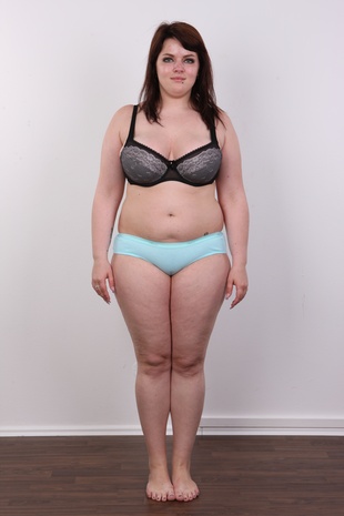 5. Download full pics of model Katherina (18) from czechcasting.com