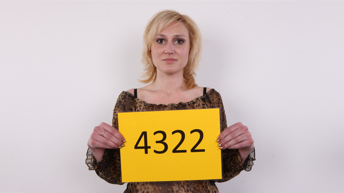 Lenka (30)