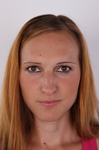 1. Download full pics of Jitka (21) from czechcasting.com