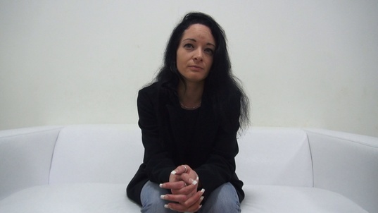 1. Download full pics of Jana (30) from czechcasting.com