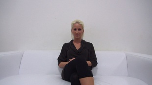 1. Download full pics of Eva (21) from czechcasting.com