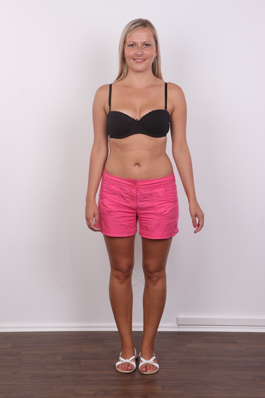 3. Download full pics of Petra (29) from czechcasting.com