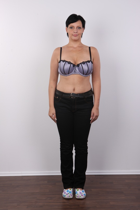 3. Download full pics of Katerina (30) from czechcasting.com