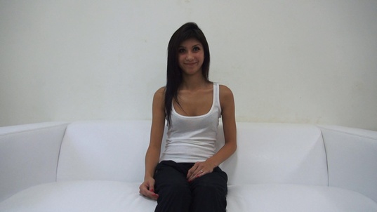 1. Download full pics of Isabela (18) from czechcasting.com