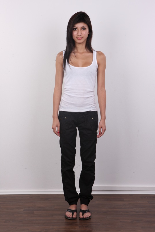 2. Download full pics of Isabela (18) from czechcasting.com