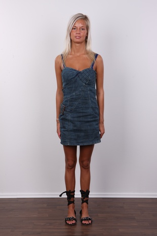 2. Download full pics of model Adela (19) from czechcasting.com