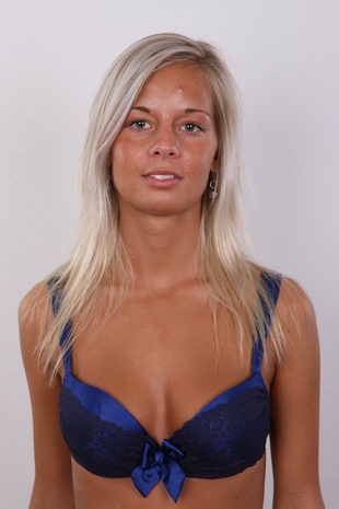 7. Download full pics of model Adela (19) from czechcasting.com