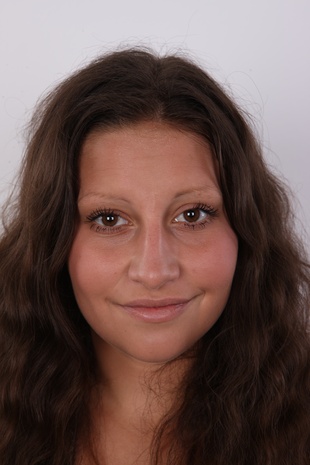 1. Download full pics of model Petra (24) from czechcasting.com