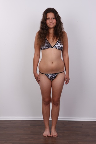 7. Download full pics of model Petra (24) from czechcasting.com