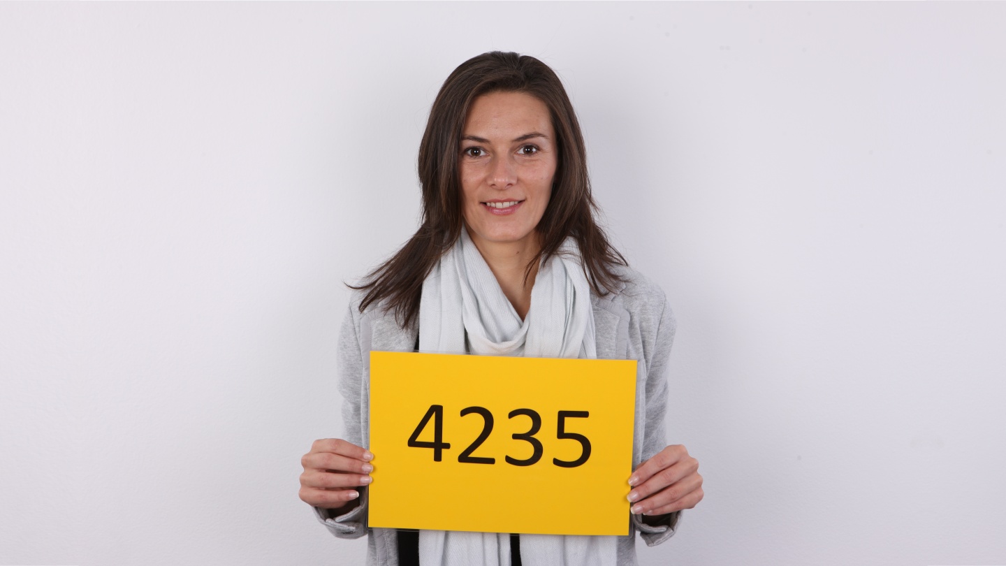 Alena (33)