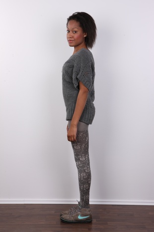 3. Download full pics of model Viktorie (18) from czechcasting.com