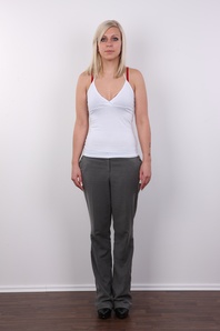 6. Download full pics of Veronika (23) from czechcasting.com