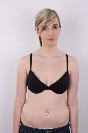 6. Download full pics of model Klara (21) from czechcasting.com