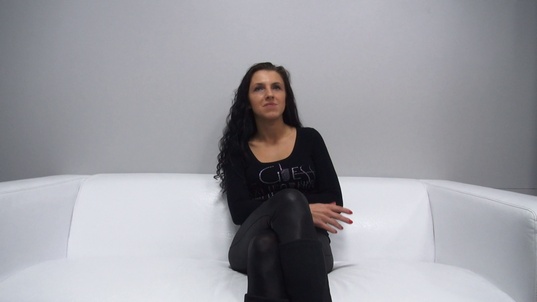 1. Download full pics of Sandra (28) from czechcasting.com