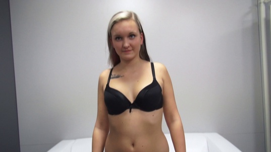 2. Download full pics of Karolina (18) from czechcasting.com