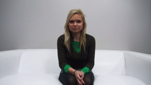 1. Download full pics of Daniela (19) from czechcasting.com