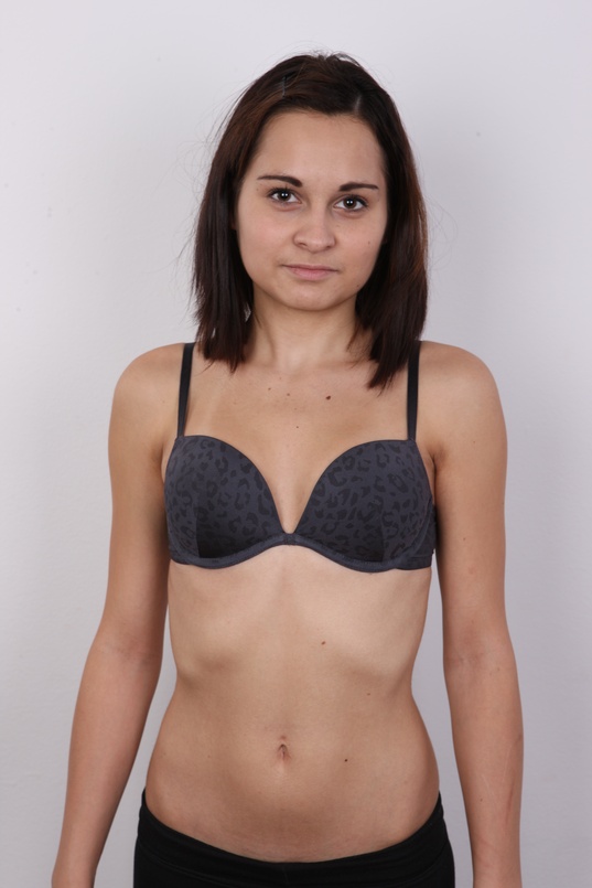 5. Download full pics of Marcela (19) from czechcasting.com