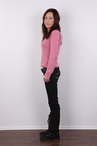 3. Download full pics of Martina (27) from czechcasting.com