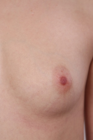 18. Download full pics of model Petra (25) from czechcasting.com