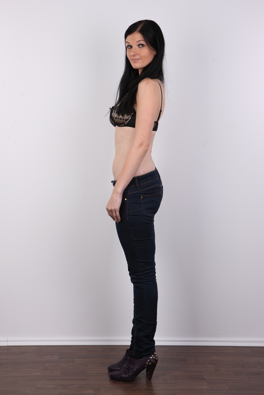 4. Download full pics of Olga (25) from czechcasting.com