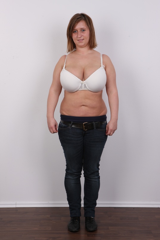 6. Download full pics of Tereza (23) from czechcasting.com