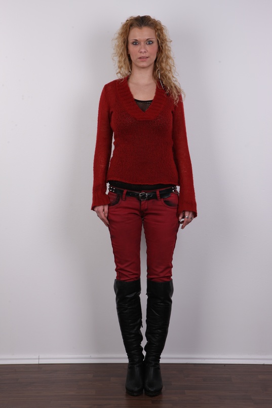 2. Download full pics of Katerina (24) from czechcasting.com