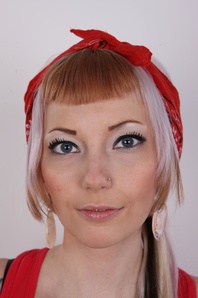 1. Download full pics of Veronika (22) from czechcasting.com