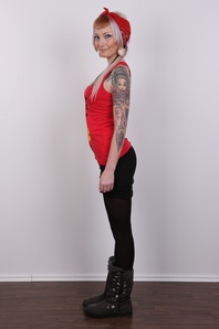 3. Download full pics of Veronika (22) from czechcasting.com