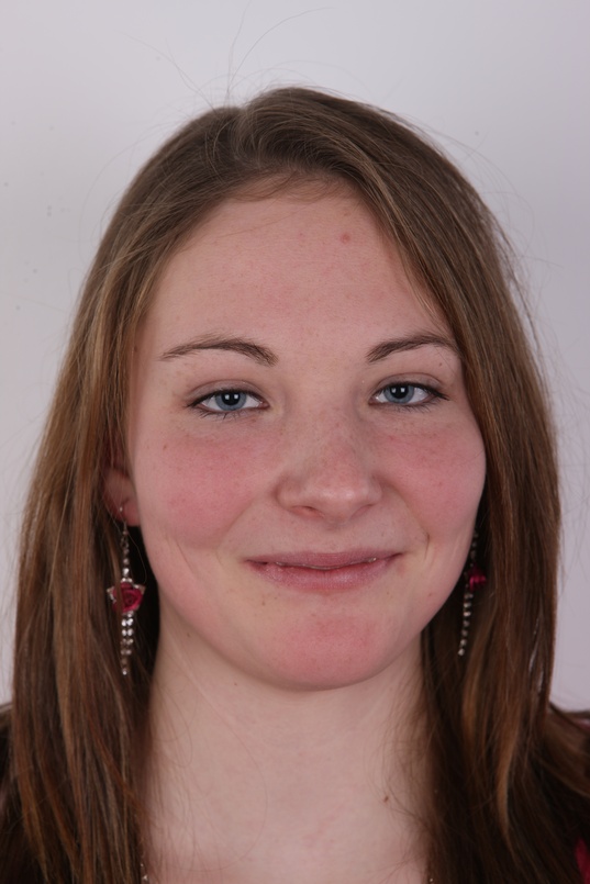 1. Download full pics of Adela (20) from czechcasting.com