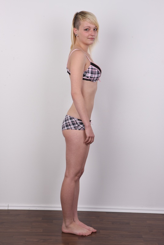 11. Download full pics of Nikola (18) from czechcasting.com