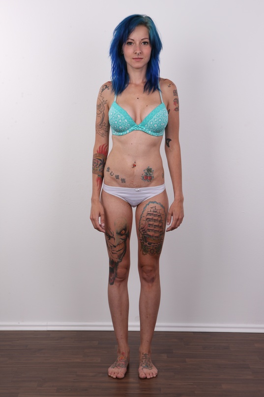 4. Download full pics of Aneta (24) from czechcasting.com