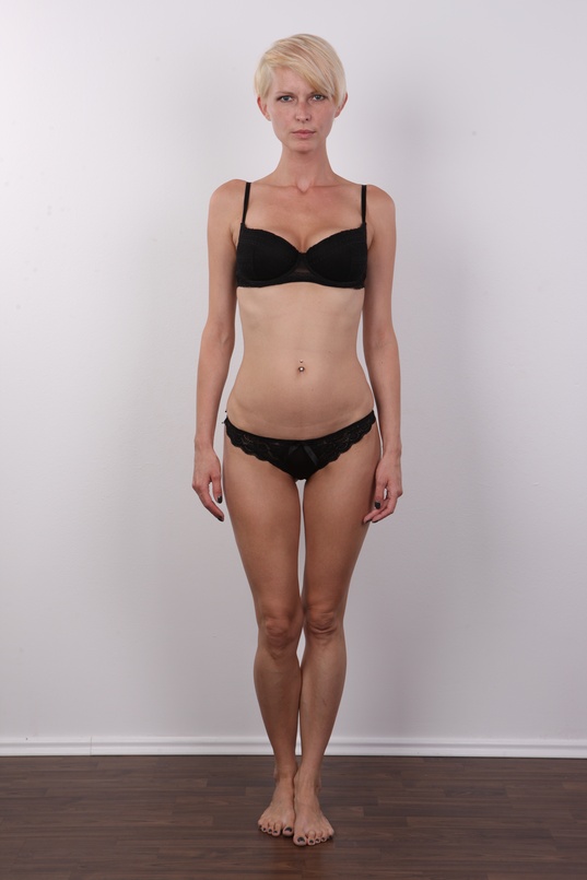 6. Download full pics of Petra (32) from czechcasting.com