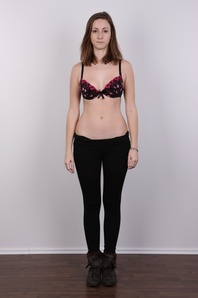 4. Download full pics of Michaela (23) from czechcasting.com