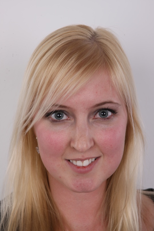 1. Download full pics of Lucie (24) from czechcasting.com