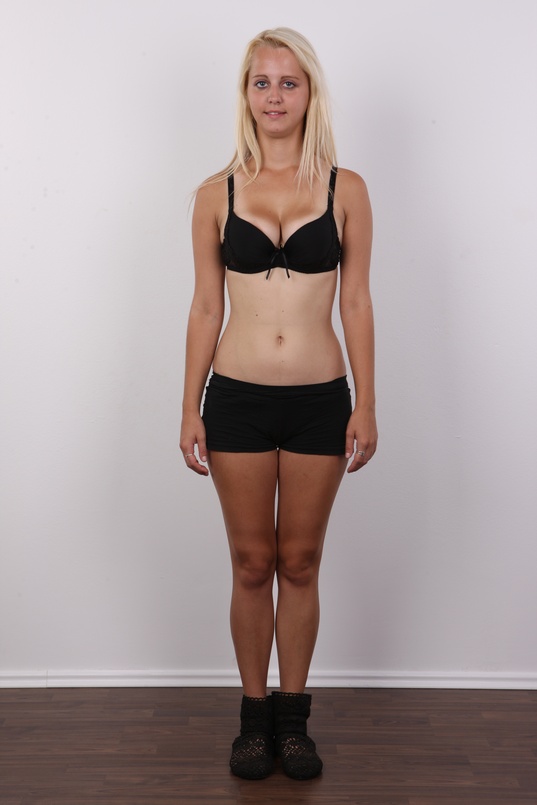 4. Download full pics of Katerina (23) from czechcasting.com