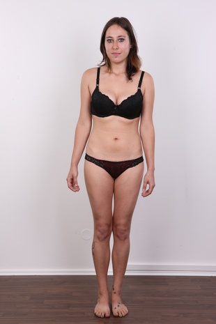 6. Download full pics of model Michaela (21) from czechcasting.com