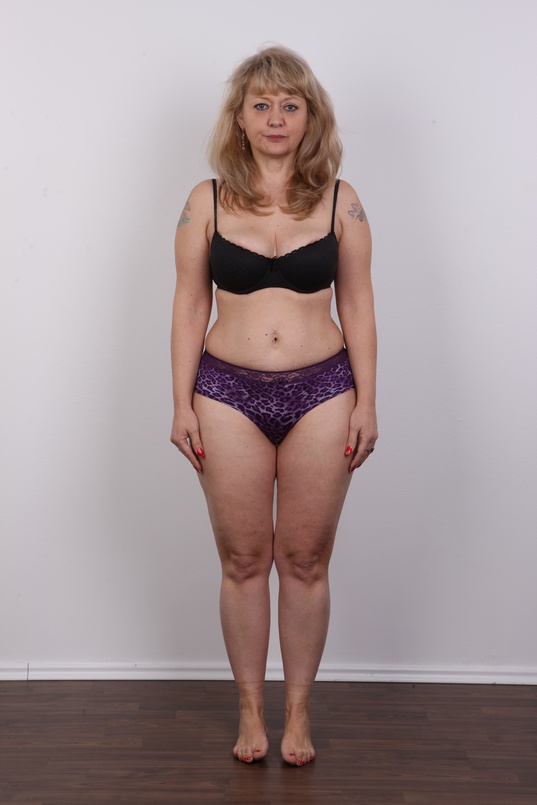 6. Download full pics of Vera (50) from czechcasting.com