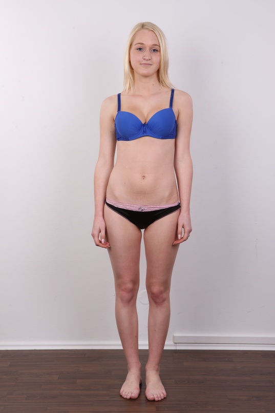 7. Download full pics of Kristyna (19) from czechcasting.com